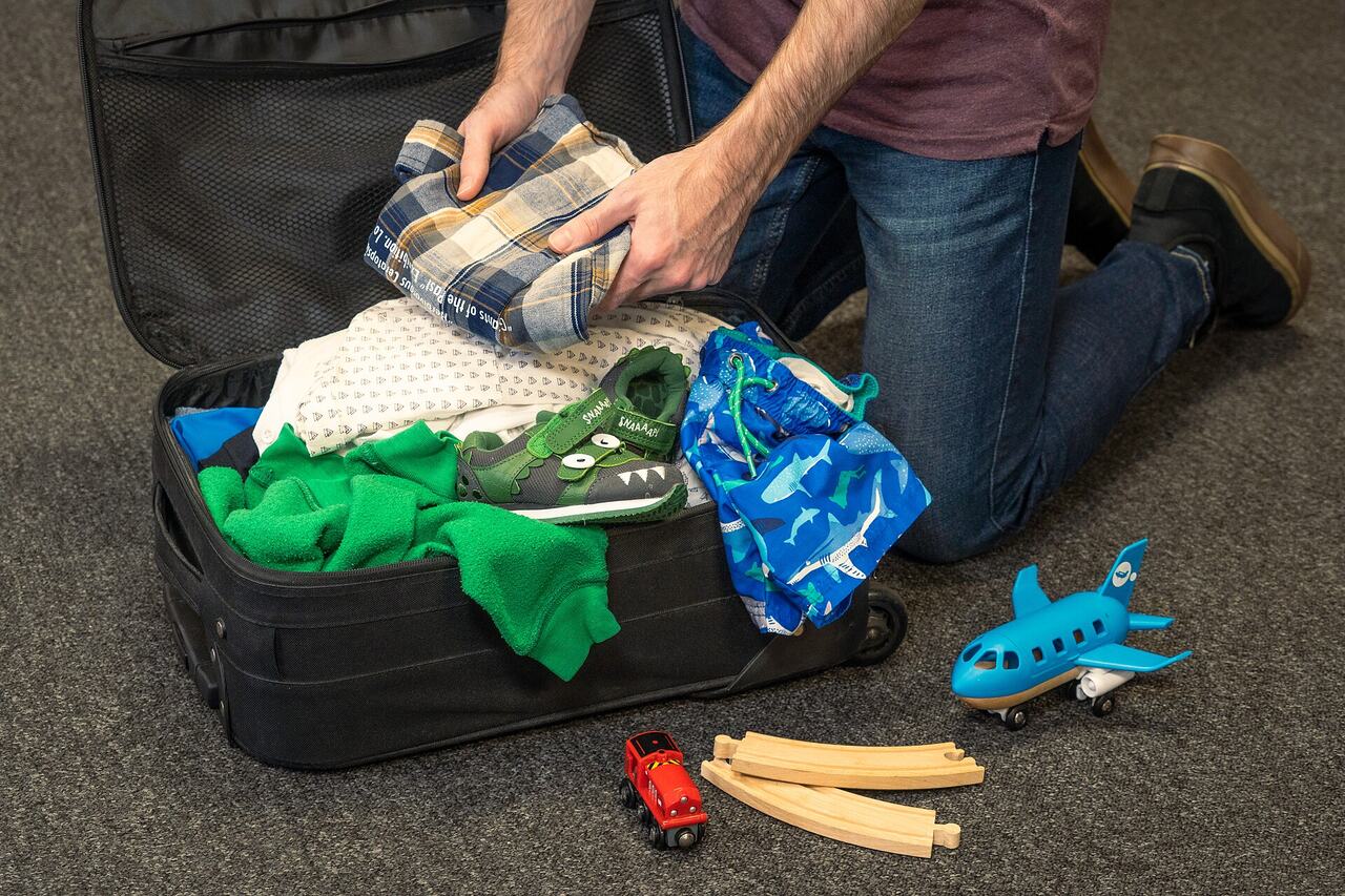 Carry-on bag size checker airport