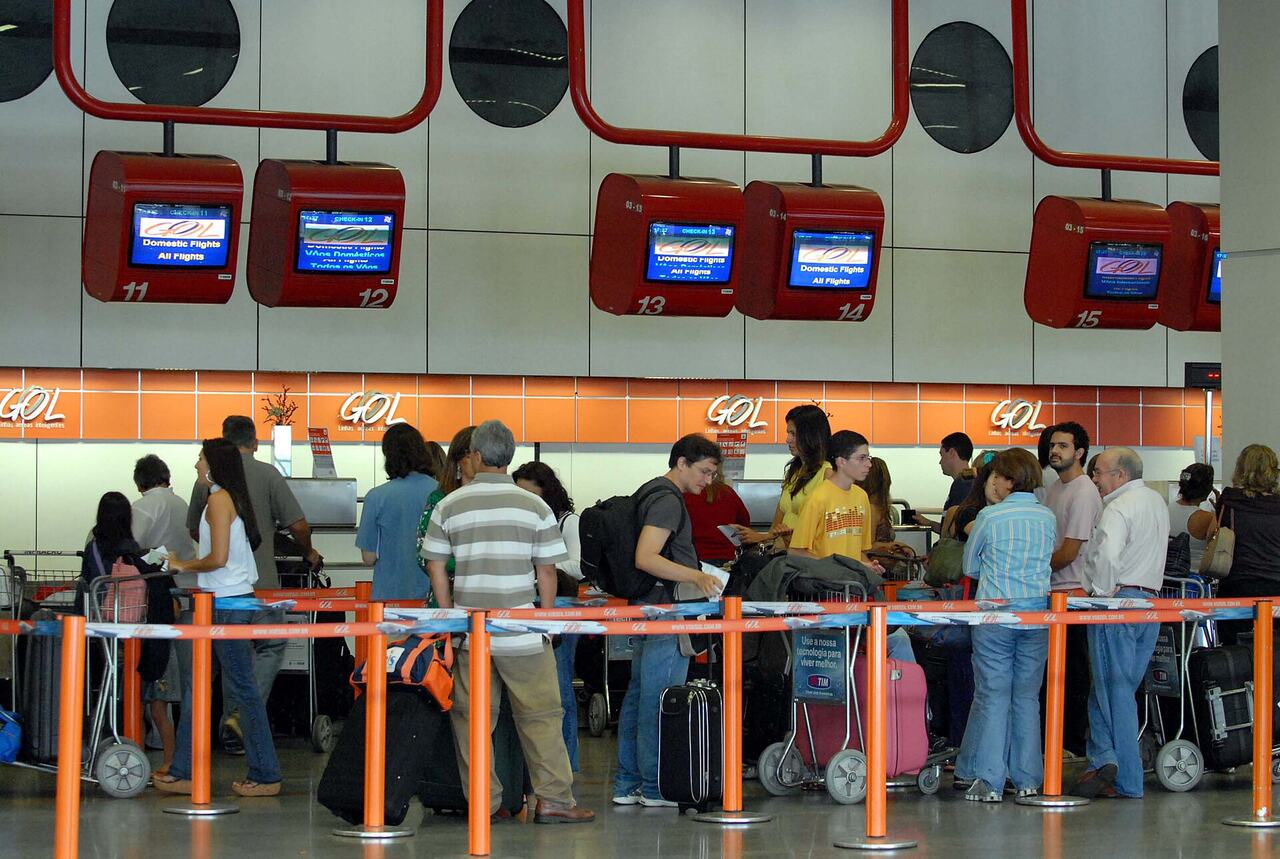 Airline service desk queue passengers