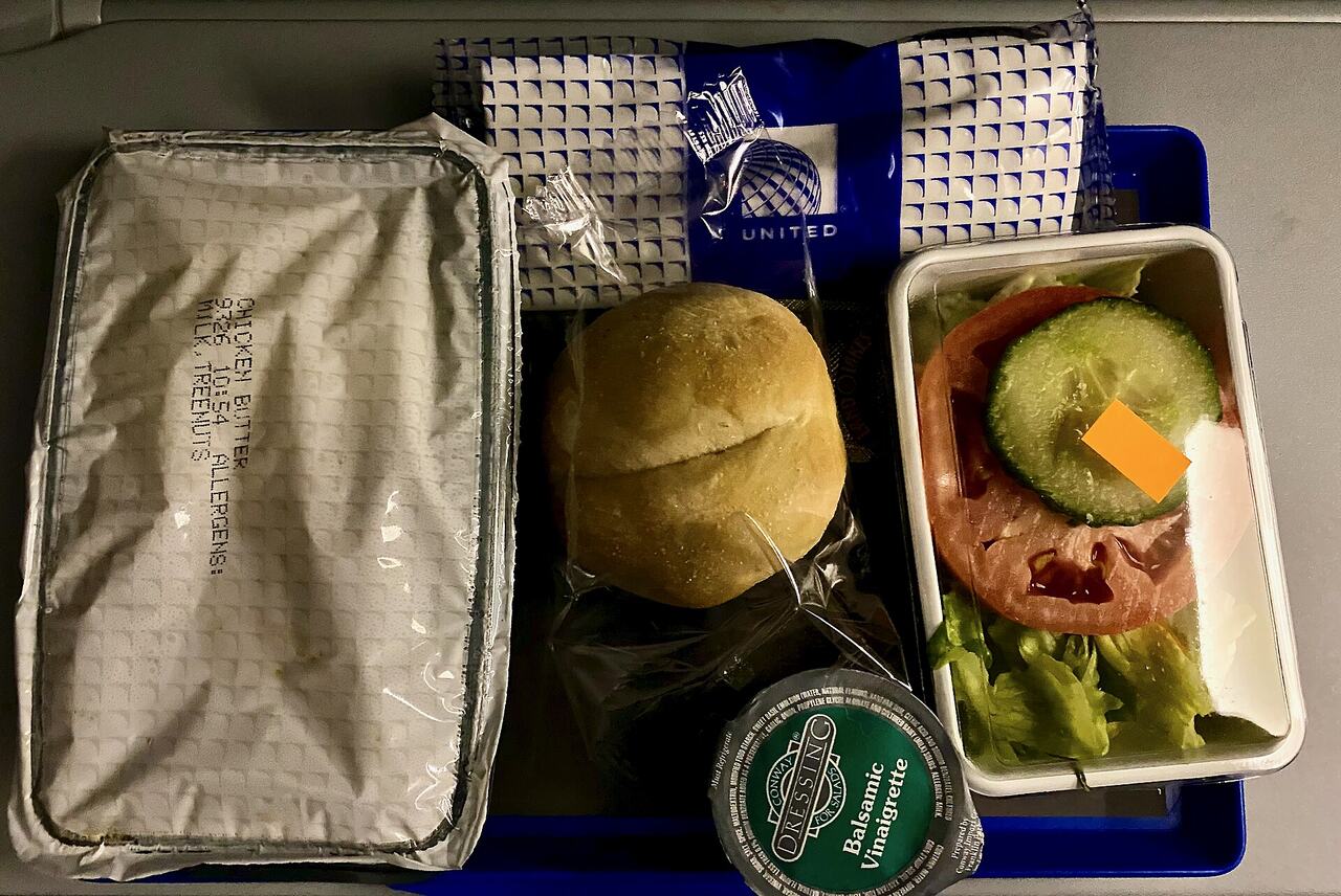 Airplane meal tray service