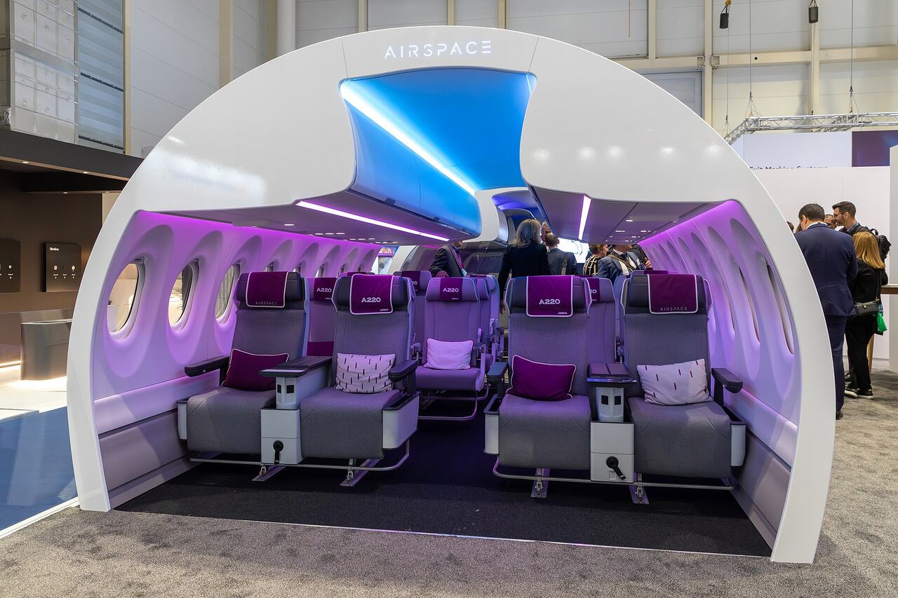 Aircraft economy class seats row