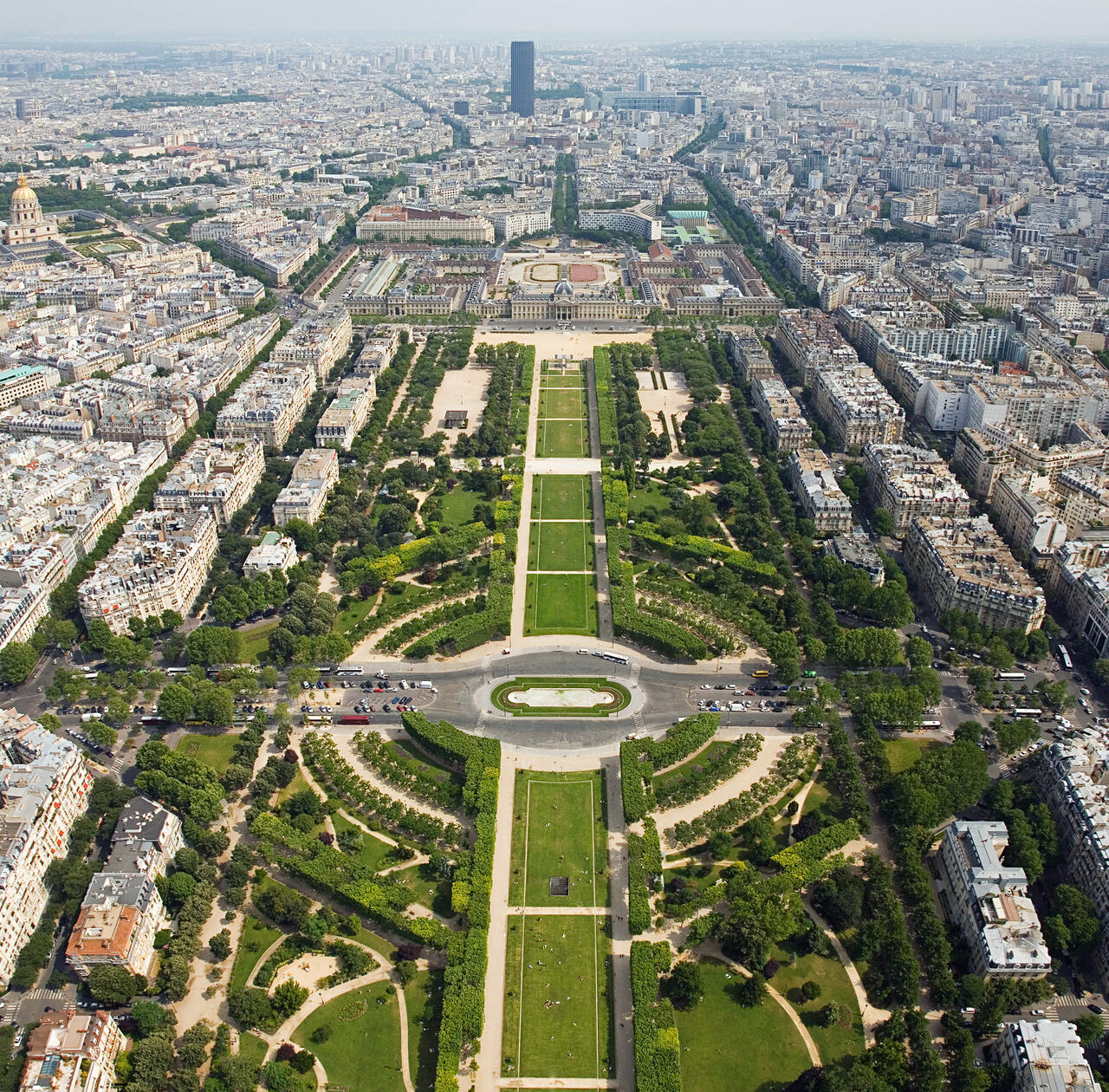 Paris eiffel tower street view