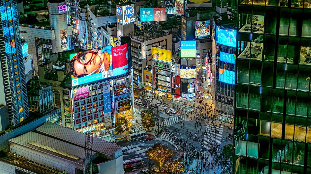 Tokyo shibuya crossing street